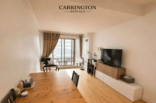 Executive Downtown Toronto Residence | 1+1 Bedroom Luxury Condo | Bay Street Corridor