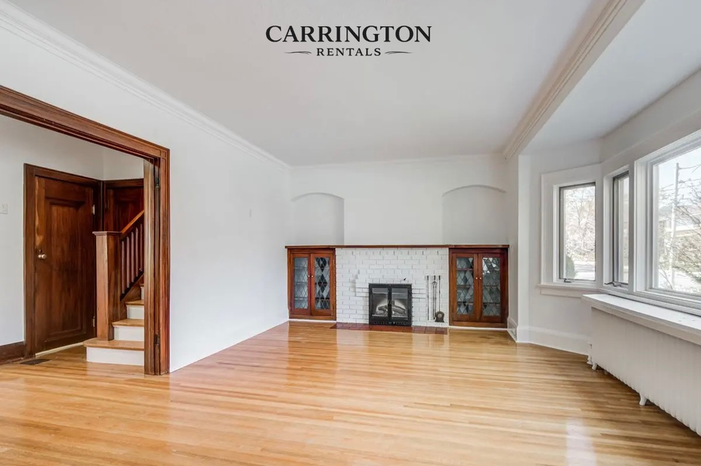Elegant Detached Residence for Lease in Chaplin Estates | 4 Bed • 3 Bath