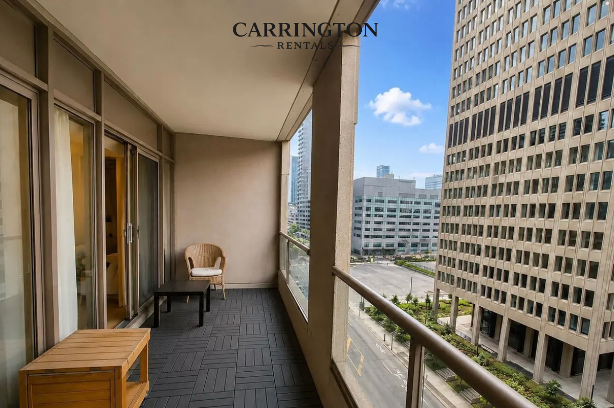 Executive Downtown Toronto Residence | 1+1 Bedroom Luxury Condo | Bay Street Corridor