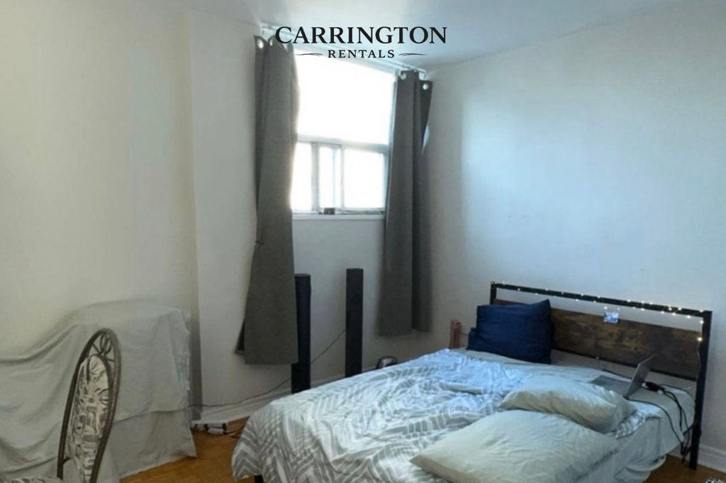 Downtown Toronto Room for Rent Near Sherbourne Station