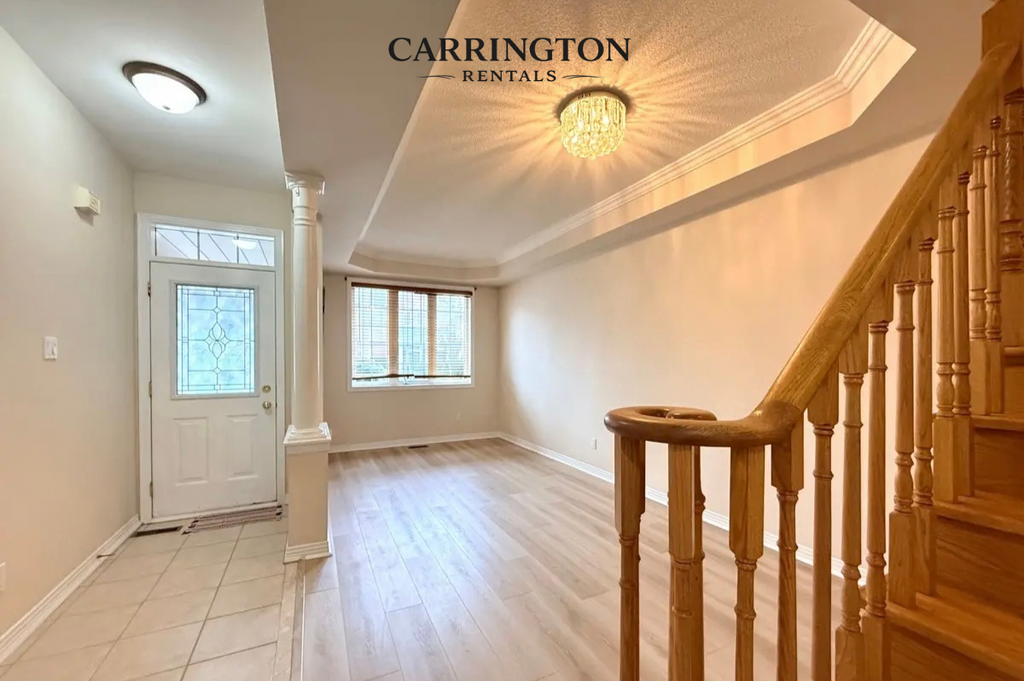 Elegant Townhouse for Lease in Cachet | 3+1 Bed • 4 Bath