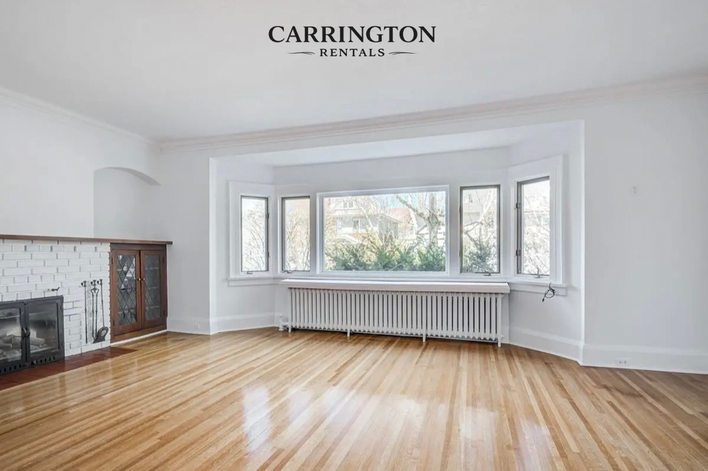 Elegant Detached Residence for Lease in Chaplin Estates | 4 Bed • 3 Bath