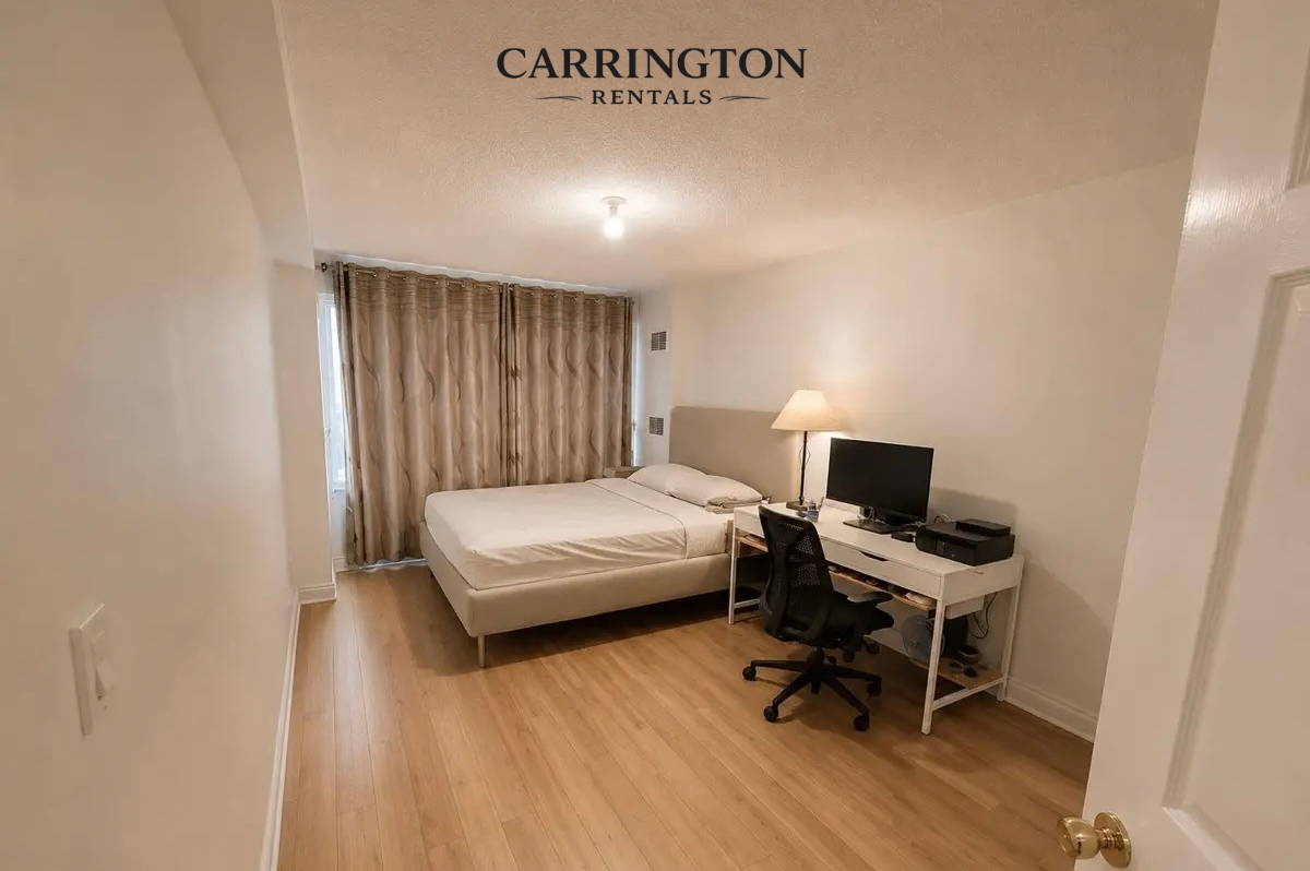 Executive Downtown Toronto Residence | 1+1 Bedroom Luxury Condo | Bay Street Corridor