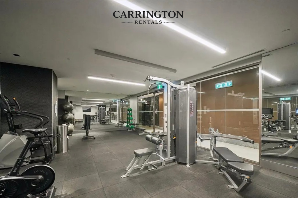 2 Bedroom, 2 Bathroom Luxury Suite in Toronto’s Entertainment District