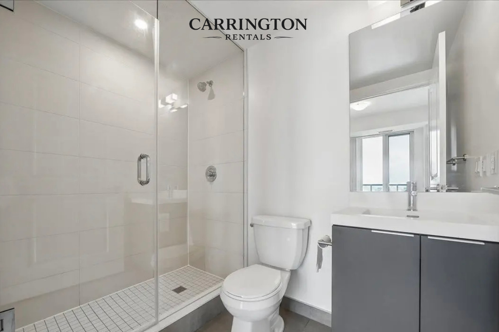 2 Bedroom, 2 Bathroom Luxury Suite in Toronto’s Entertainment District