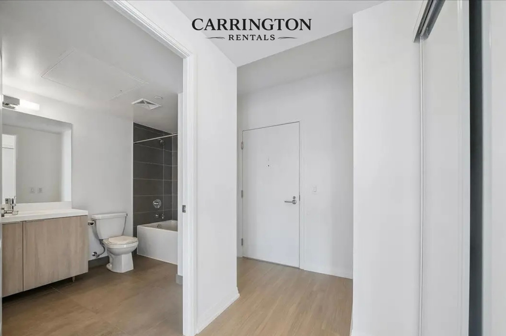 2 Bedroom, 2 Bathroom Luxury Suite in Toronto’s Entertainment District