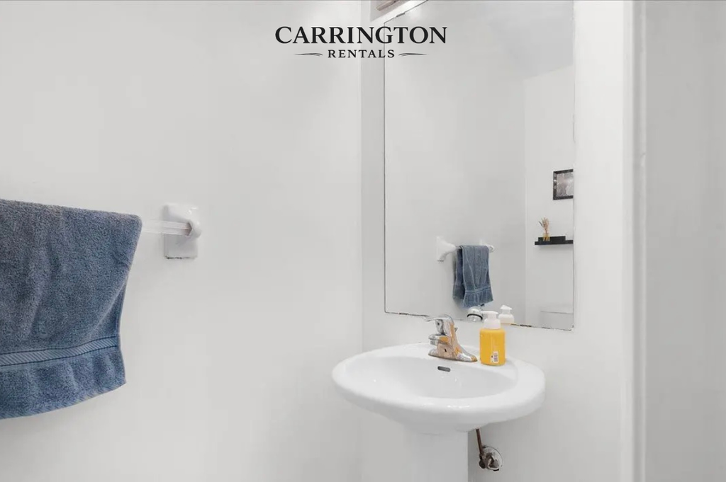 Elegant Detached Home for Lease in Markham | 4 Bed • 3 Bath