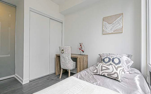 Bright Private Room in Downtown Condo | All-Inclusive Living | Wellesley St East