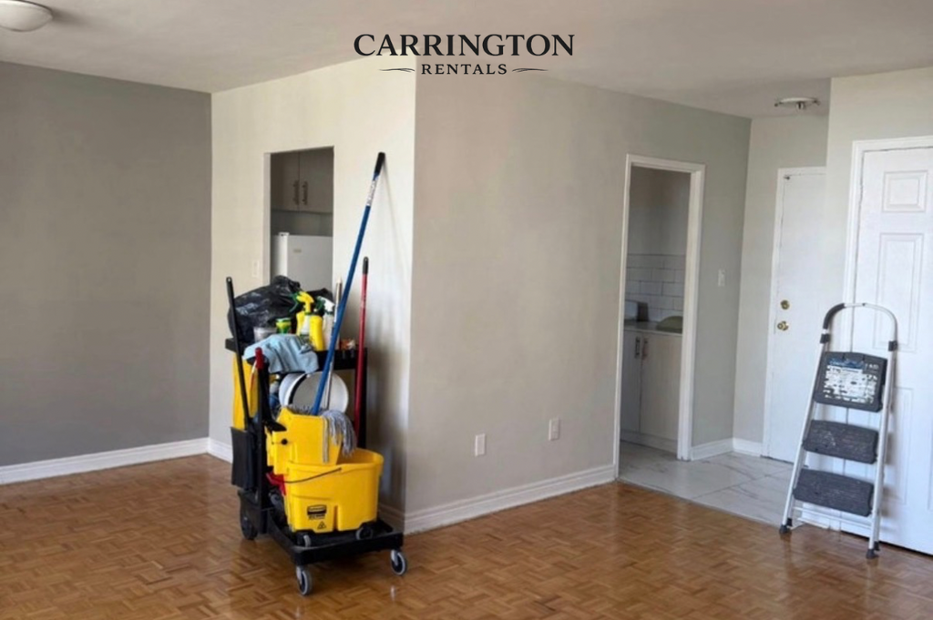 Downtown Toronto Room for Rent Near Sherbourne Station