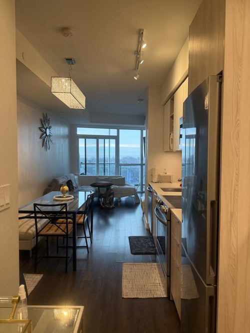 Executive Furnished Private Room in Luxury Condo | CN Tower Views & Premium Amenities | Downtown Toronto