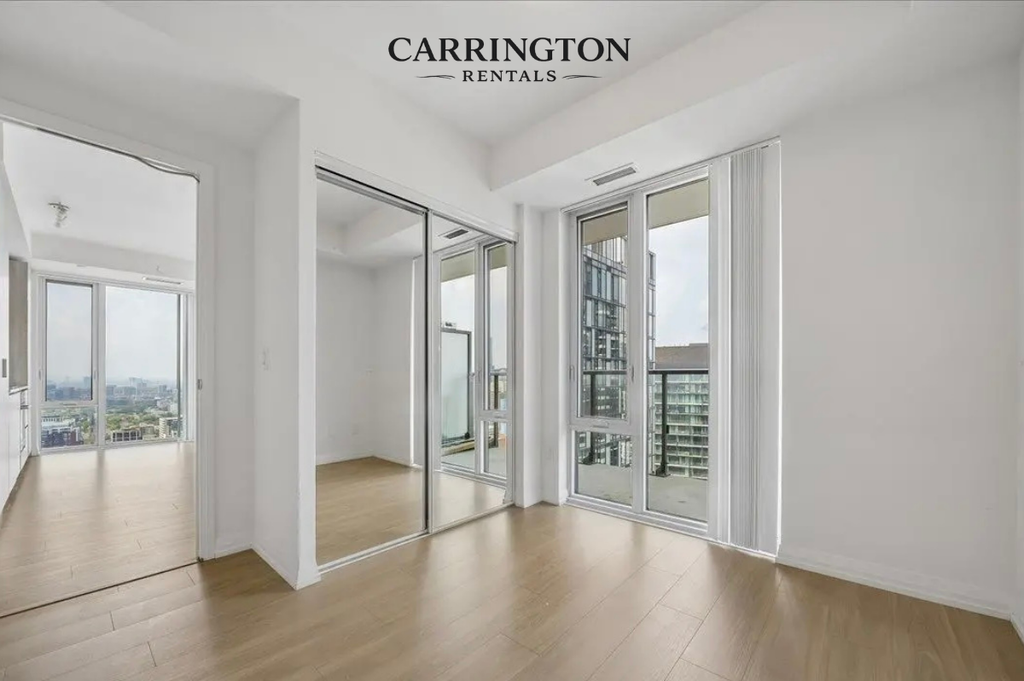 2 Bedroom, 2 Bathroom Luxury Suite in Toronto’s Entertainment District
