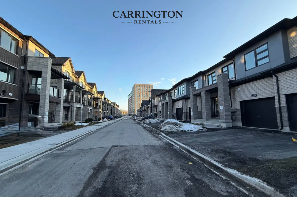Modern Luxury Townhome for Lease in Unionville | 3 Bed • 3 Bath