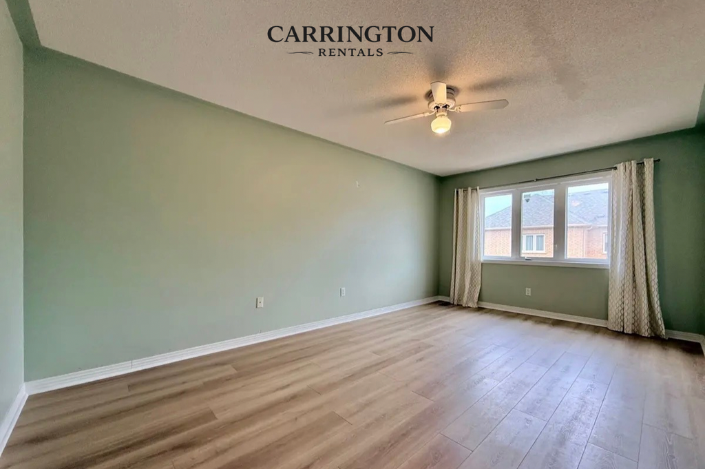 Elegant Townhouse for Lease in Cachet | 3+1 Bed • 4 Bath