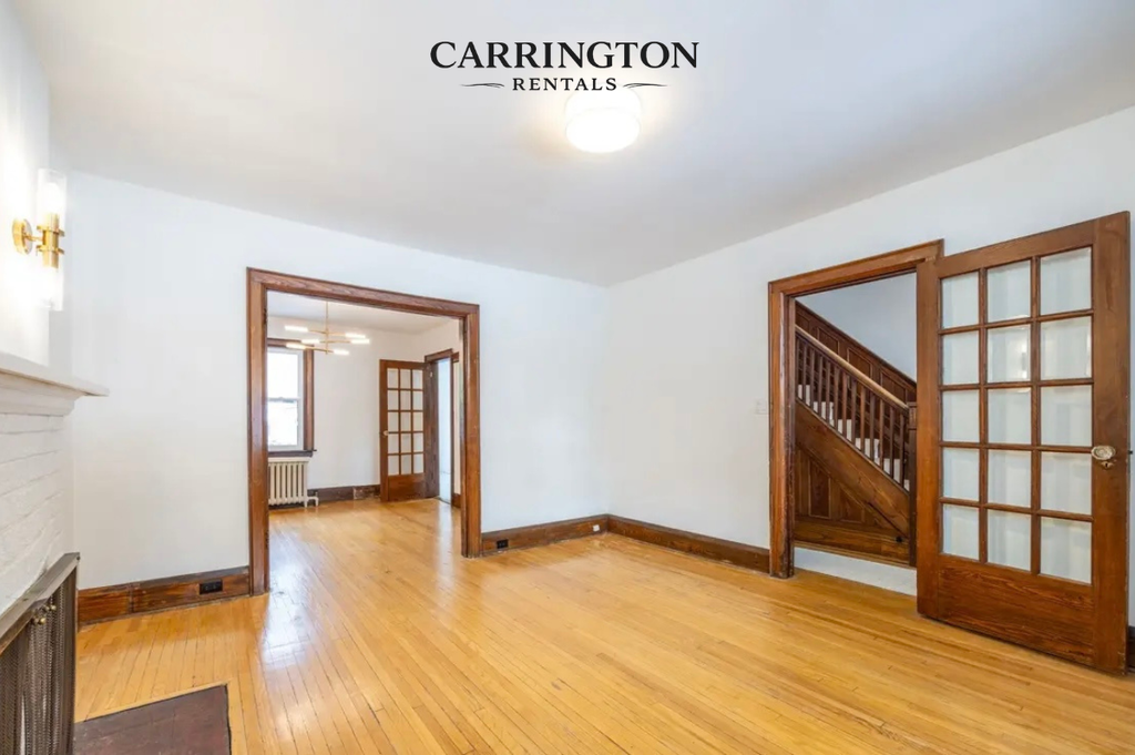 Elegant Detached Family Home in Davisville Village | 3+1 Bed • 2 Bath