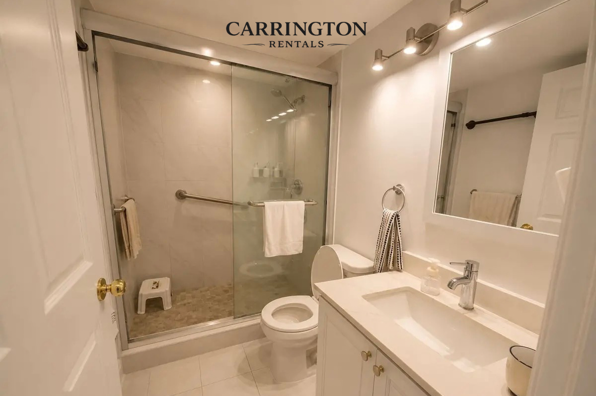 Executive Downtown Toronto Residence | 1+1 Bedroom Luxury Condo | Bay Street Corridor